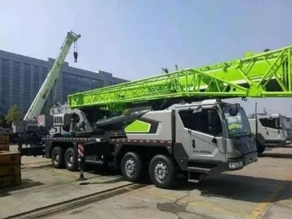 苏州工业园区吊车出租公司电话_大型吊车出租公司告诉你设备吊装搬运